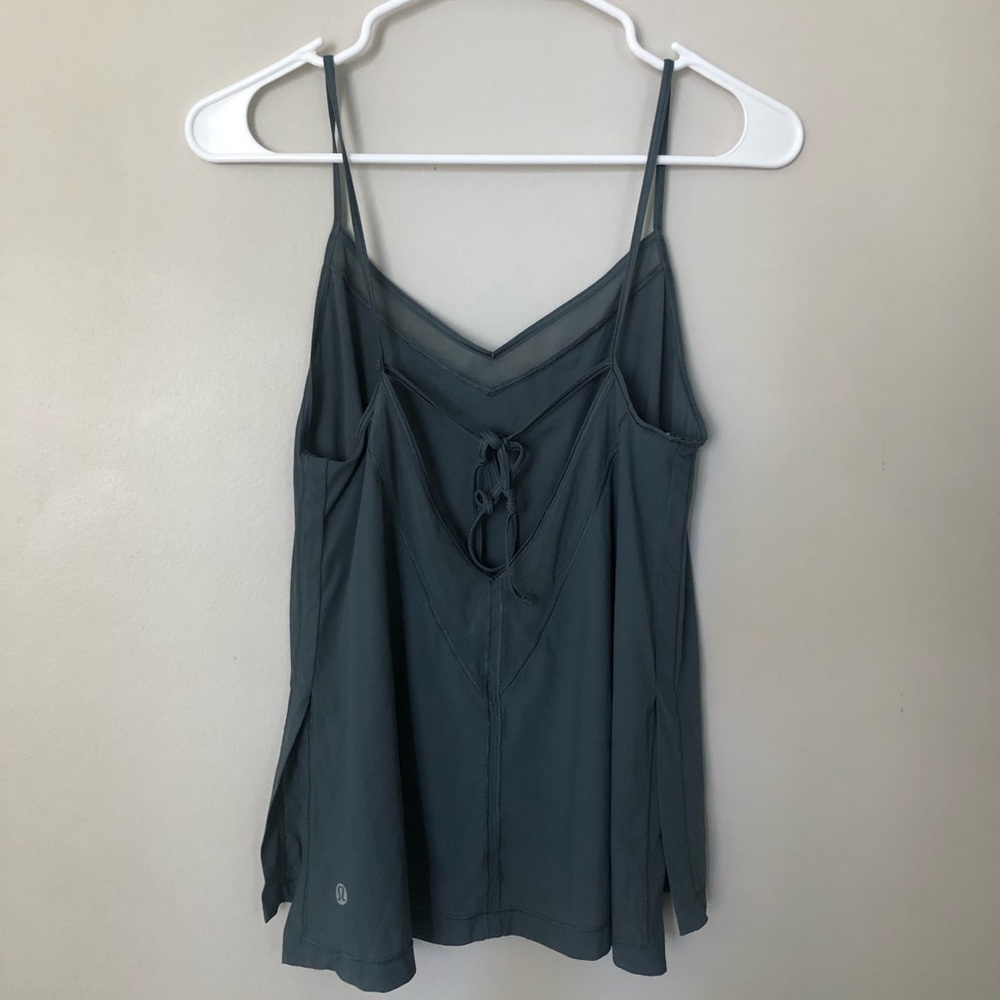 Lululemon size 4 tank